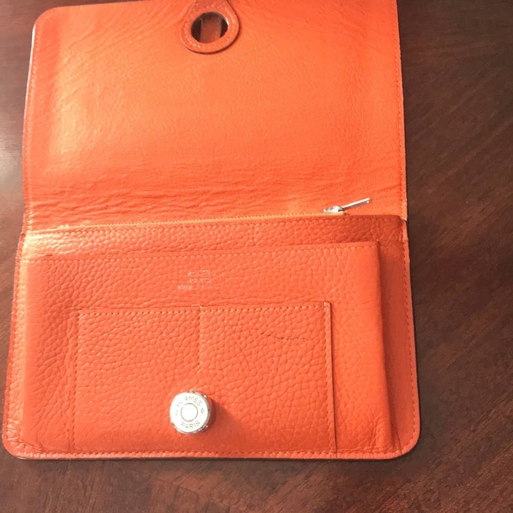 Leather Hermès wallet- gently used - Picture 2 of 7